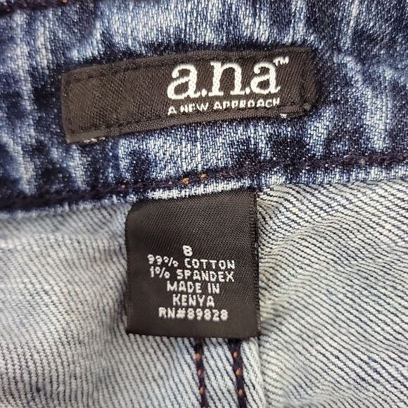 a.n.a. Cropped Classic Denim Pants. Size 8. EUC - Picture 4 of 7